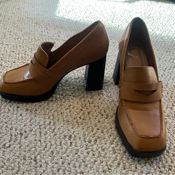 Journee Collection Tan Block Heel Loafers Size 7.5 - Picture 7 of 9
